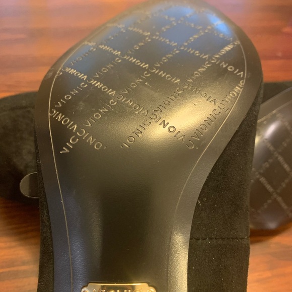 Vionic Dress Shoe “Josie” 9.5 wide - Picture 3 of 3